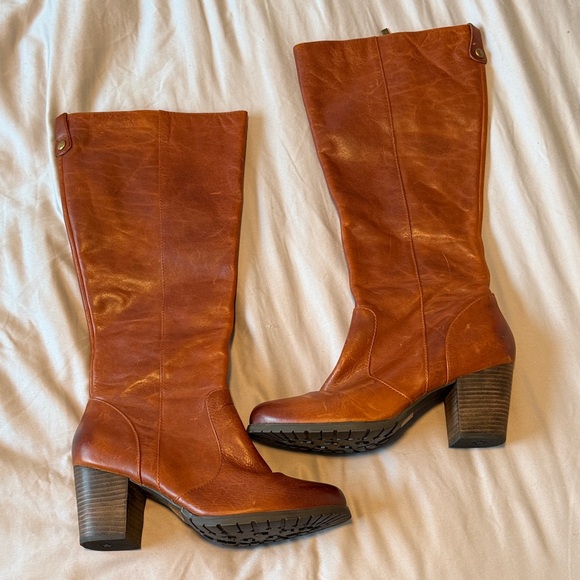 NWOT Clarks Brown Heeled Boots Size 9.5 - Picture 8 of 15